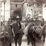 Romería del año 1949, suspendida por la lluvia y reemplazada por una procesión.